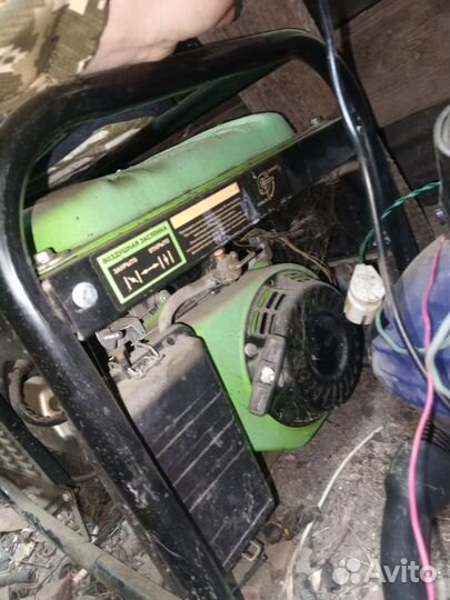 Продам бензогенератор 3 кв