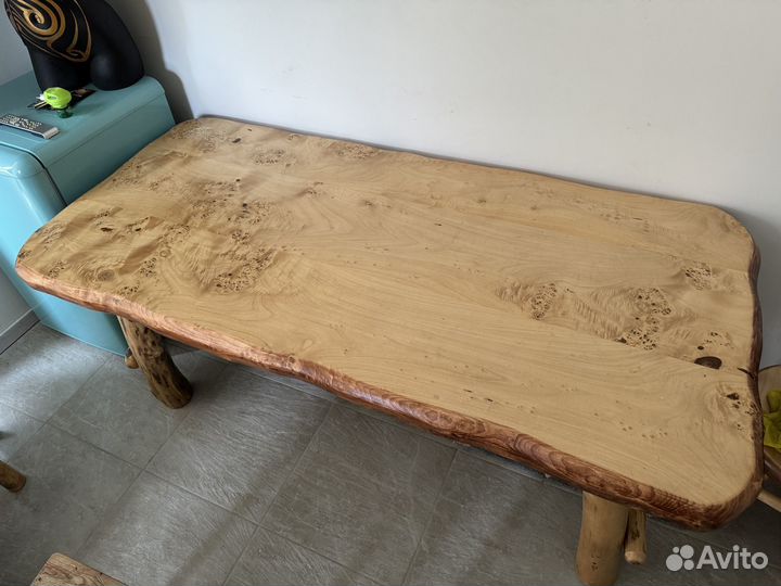 Обеденный стол из капа