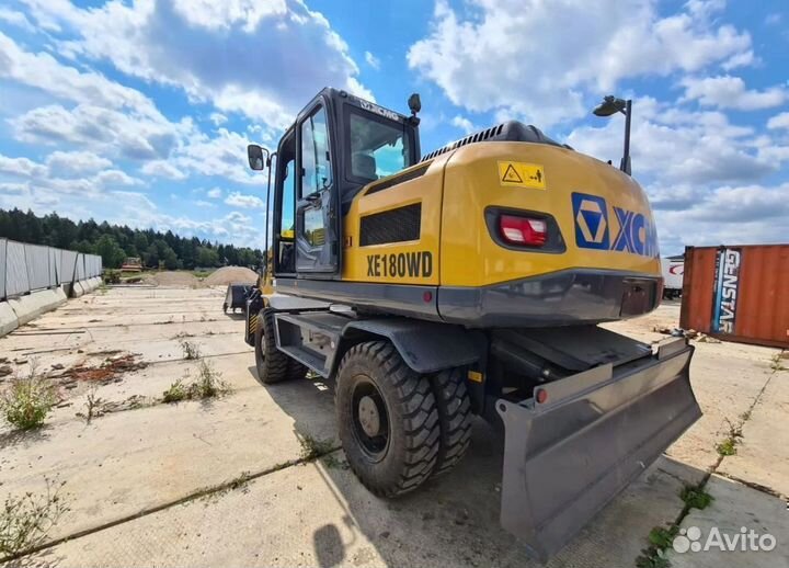 Колесный экскаватор XcmG XE180WD, продажа