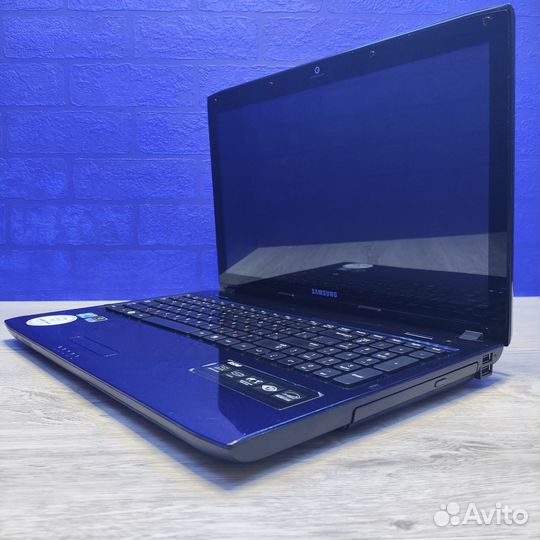 Ноутбук Samsung R590