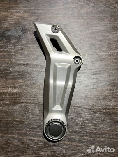 Левая накладка на раму для Yamaha MT-07 ABS