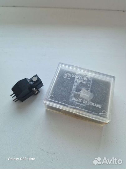 Звукоснимающая головка Unika в с иглой MF100