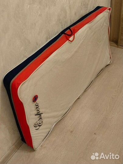 Детская кроватка с маятником