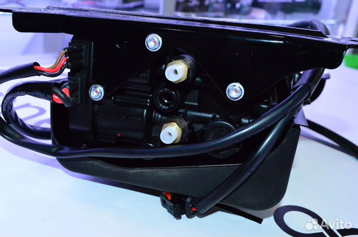 Компрессор пневмоподвески Porsche Panamera 970