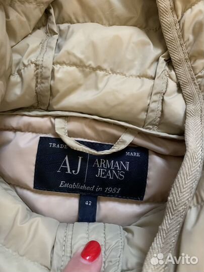 Пуховик женский Armani Jeans