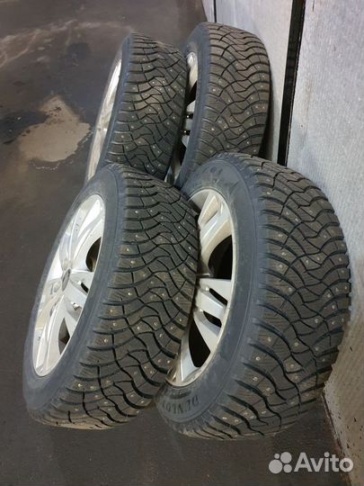 Dunlop SP Winter Ice 03 215/55 R17 98T