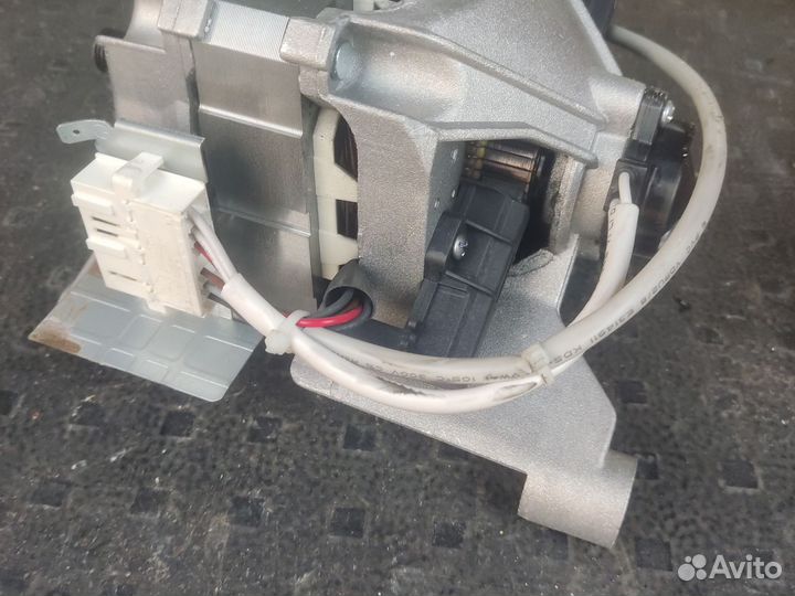 Мотор стиральной машины Indesit 160032972.00