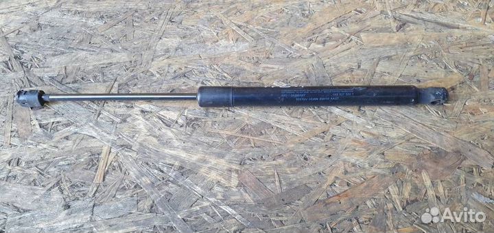 Амортизатор двери багажника Volkswagen Golf V 200