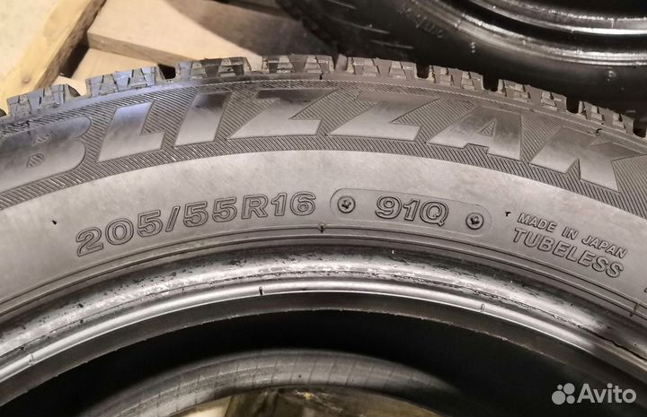 Bridgestone Blizzak VRX 205/55 R16