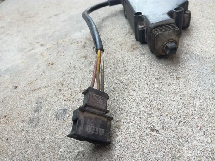 Активатор замка двери VW T4