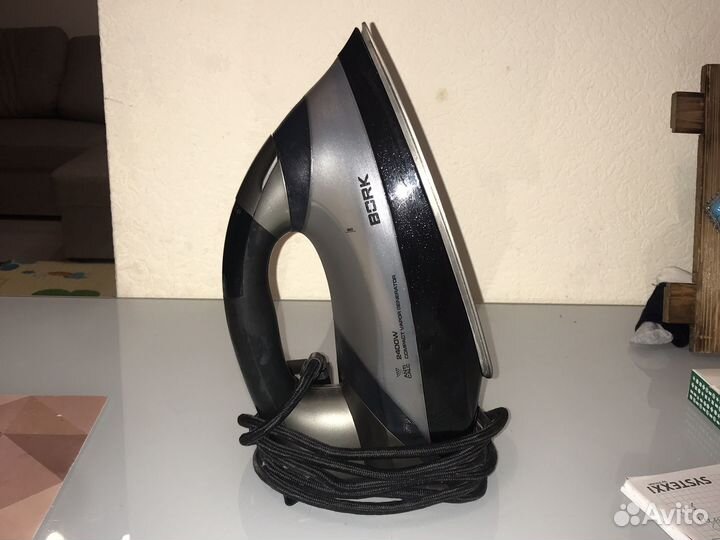 Утюг bork на запрасти или на ремонт