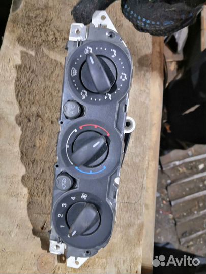 Блок управления климатом ford focus 2