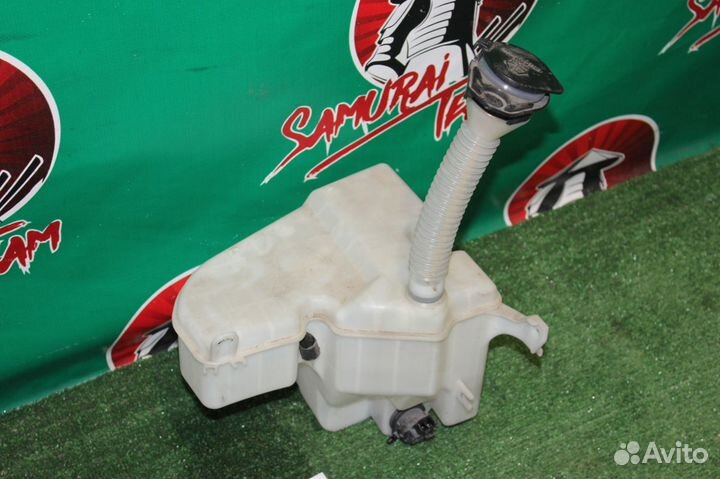 Бачок омывателя передний Lexus Gs430 UZS190 3uzfe