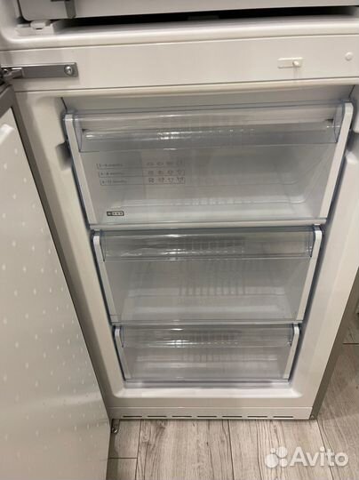 Холодильник Bosch KGN 39NL13R