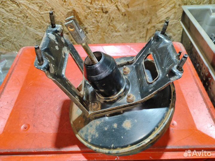 Вакуумный усилитель тормозов Renault Espace 2.2