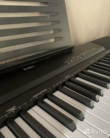 Цифровое фортепиано Tesler KB-8850