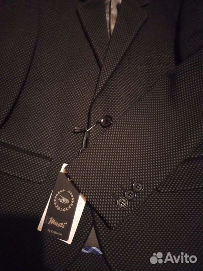 Новый пиджак для мальчика на 122-128 см