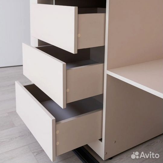 Шкаф с зеркалом