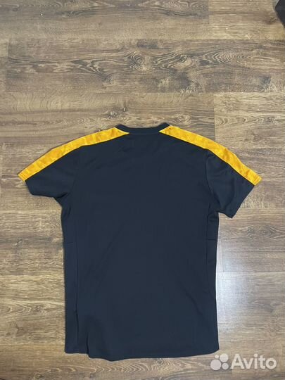 Футболка umbro Hull city