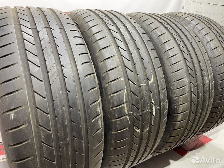 Goodyear EfficientGrip 235/45 R19