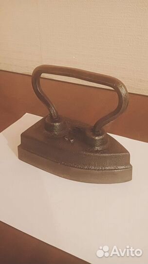 Стариный утюг чугунный