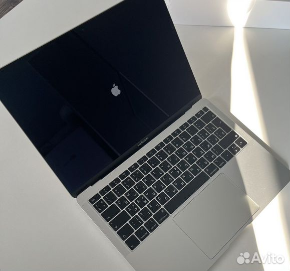 Macbook air 13 2018 late