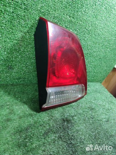 Фонарь внутренний задний левый Toyota Land Cruiser