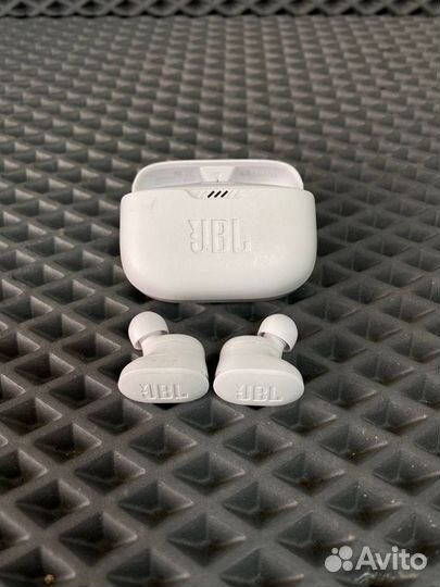 Беспроводные наушники JBL Tune 130 NC TWS (14)