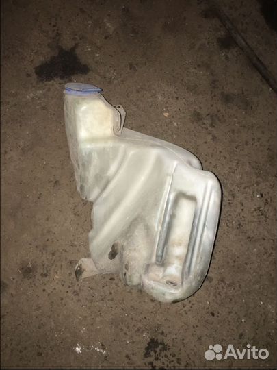 Бачок стеклоочистителя audi A6 C5 4B