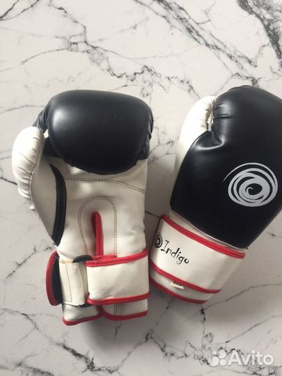 Боксерские перчатки