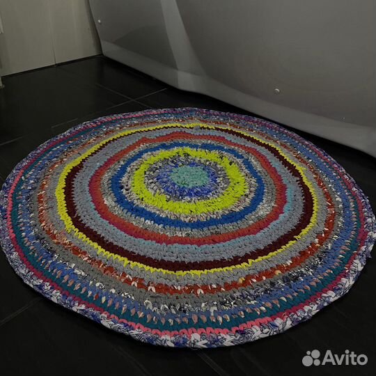 Коврик ручной работы