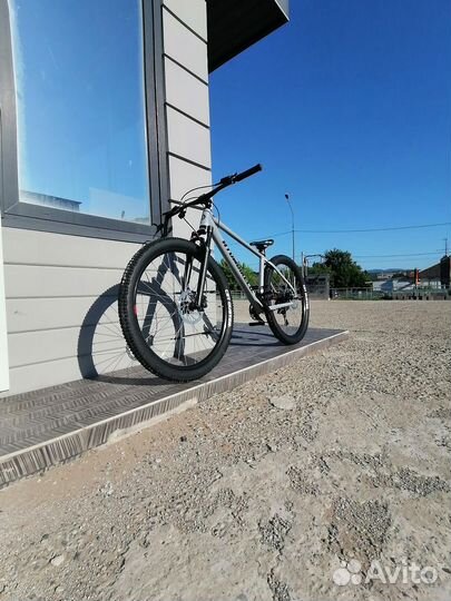 Atom x trail x10(Merida)