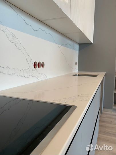 Столешница из кварцевого камня