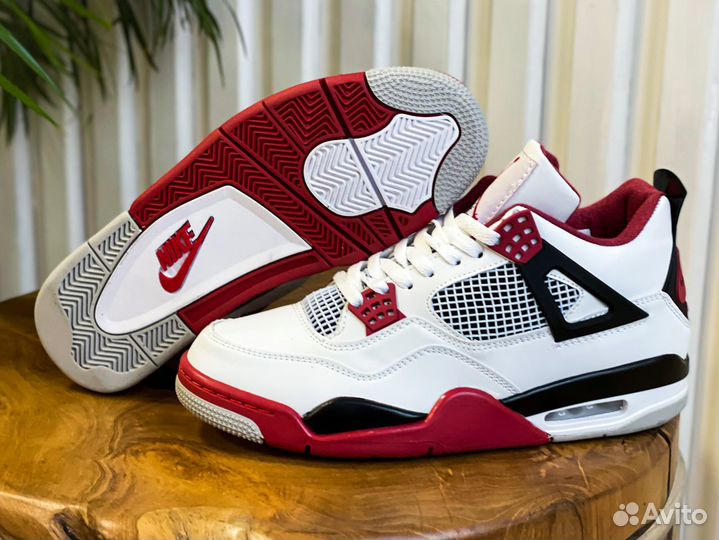 Кроссовки Nike Air Jordan 4 бело - красные