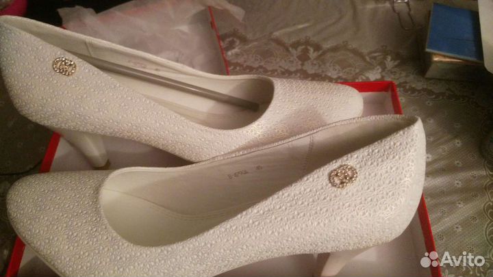 Туфли белые