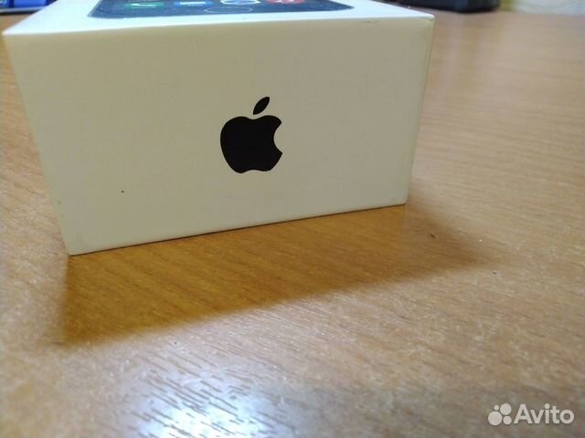 Коробка от iPhone