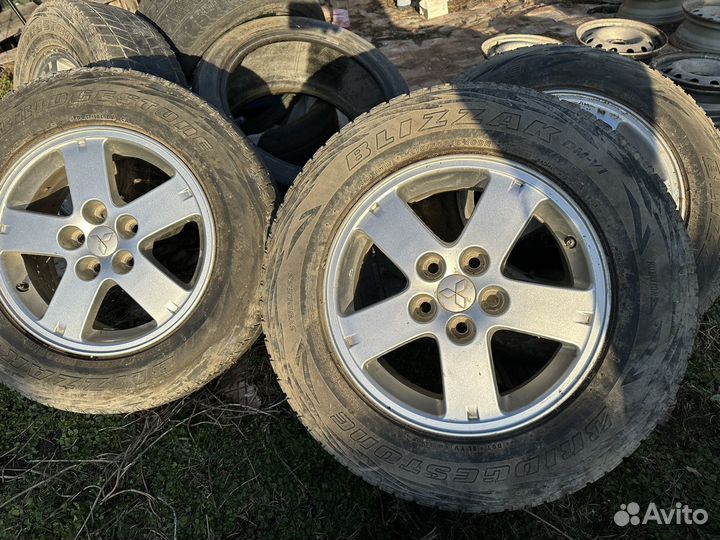 Оригинальные диски на mitsubishi outlander r16