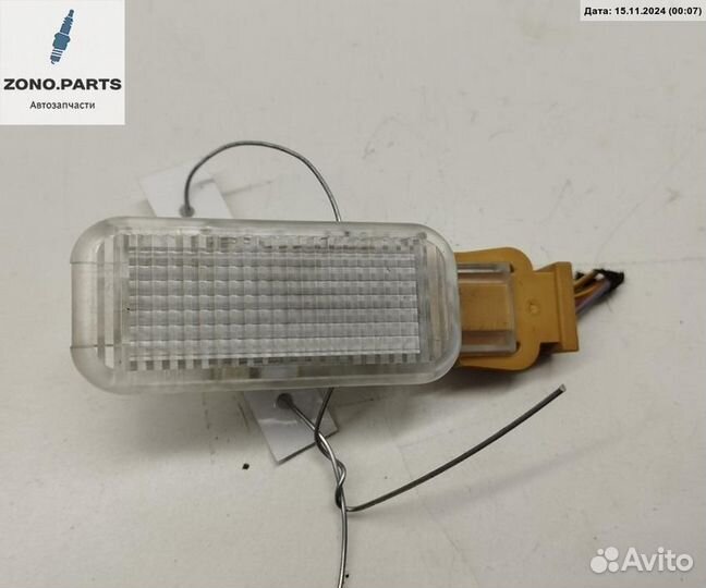 Фонарь салонный (плафон) 4B094741B на Audi A4 B5 (1994-2001)