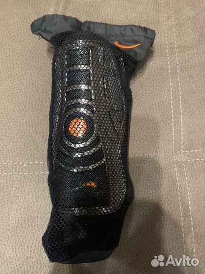 Щитки футбольные nike