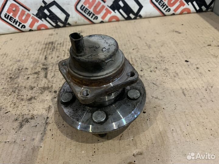Ступица задняя Toyota Avensis 250
