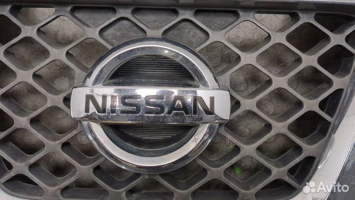 Решетка радиатора Nissan Navara