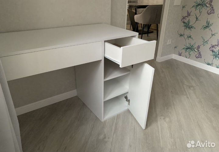 Рабочий стол новый в упаковке аналог икеа
