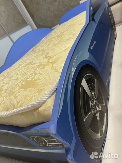 Детская кровать машина