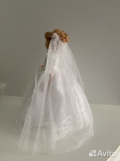 Кукла фарфоровая невеста