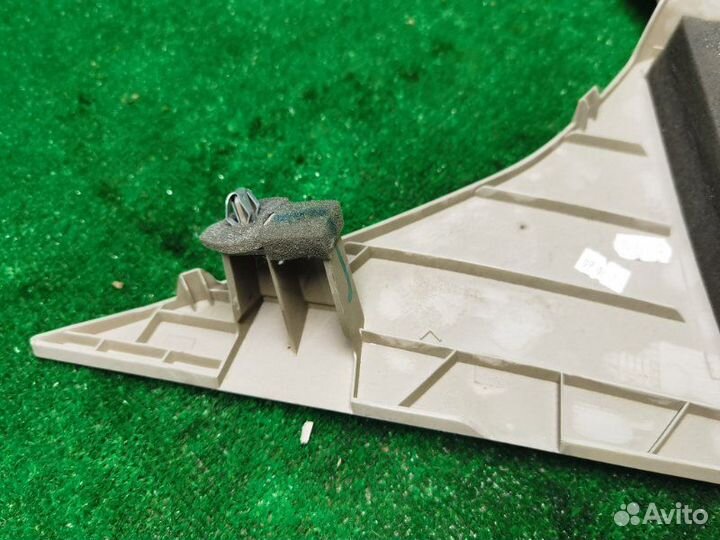 Пластик стойки задний левый Citroen C4 седан 1.6