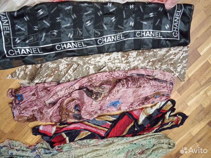 Шарфы и платки