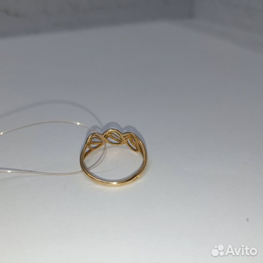 Ювелирное кольцо