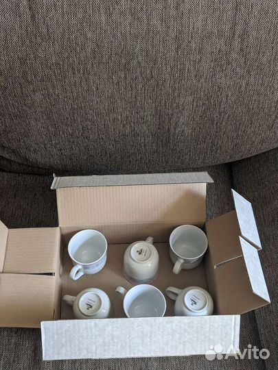 Набор из 6 чашек с блюдцами. Новый