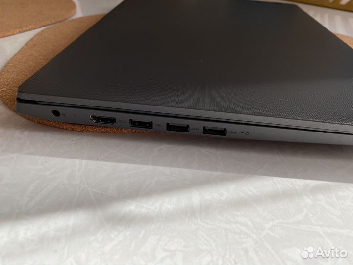Ноутбук Lenovo V14-ADA