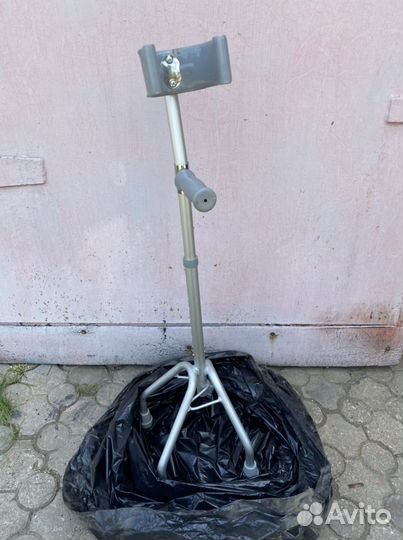 Инвалидная палка с упором на 4 ножки